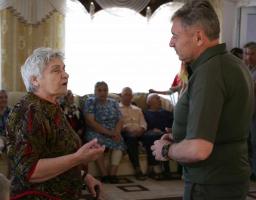 «Допомога Схід». Гуманітарну медичну допомогу передали благодійники із Франції