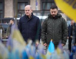 Президент України та канцлер Німеччини вшанували памʼять загиблих українських воїнів