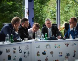 Лідери України, Франції, Великої Британії, Німеччини та Польщі провели телефонну розмову з Президентом США Дональдом Трампом 