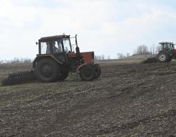 Триває посівна кампанія ярих зернових та зернобобових культур на Луганщині