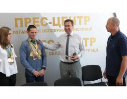 Віталій Комарницький висловив подяку міському клубу східних бойових та оздоровчих систем за виховання юних чемпіонів
