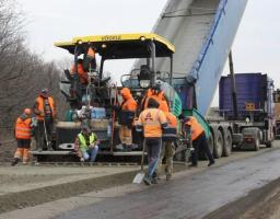 Ремонт дороги між Лисичанськом та Бахмутом завершать вже в червні