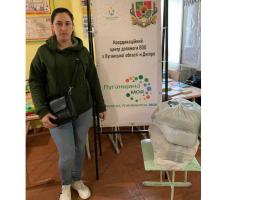 Майже 1300 продуктових наборів отримали минулого тижня луганські переселенці у хабах Кремінської громади