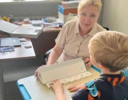 Фахівці Інклюзивно-ресурсного центру з Рубіжного приймають у Києві та Дніпрі