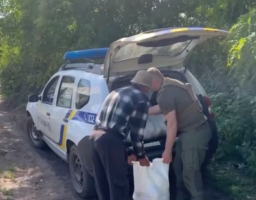 Поліцейські доставили свіжий хліб у деокуповані села Луганщини