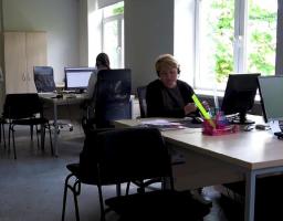 У 18 хабах Луганщини переселенцям надаються адміністративні послуги (відео)