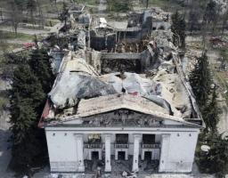 Річниця трагедії Маріупольського драмтеатру та біль Сіверськодонецька