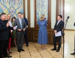 Глава держави підписав указ щодо підтримки сімей, які виховують дітей-сиріт і дітей, позбавлених батьківського піклування