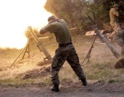 Новини АТО: на Луганщині ворог знову масовано застосував заборонені міномети