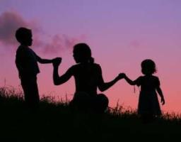 У другу неділю травня в Україні відзначається День матері