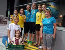 Третє загальнокомандне місце та низку нагород привезли наші стрибуни у воду з відкритого кубку України 