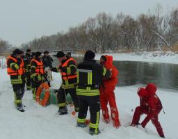 Рятувальники Луганщини провели навчання з безпеки населення на водних об’єктах у зимовий період