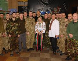 Різдвяний подарунок військовим від Всеукраїнського товариства «Просвіта» 