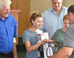 Три дитини-сироти зі Старобільського району отримали ключі від власних квартир