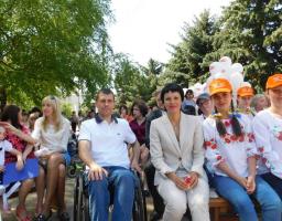 У Кремінній пройшов флеш-моб на підтримку прав осіб з інвалідністю