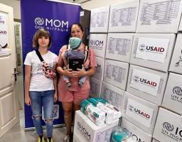 Понад 150 луганчанам у Чернівцях видали засоби гігієни