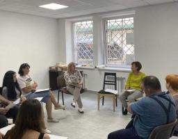 ВПО з Луганщини, які проживають у Рівному, отримують безкоштовну психологічну допомогу на базі Кремінського хабу