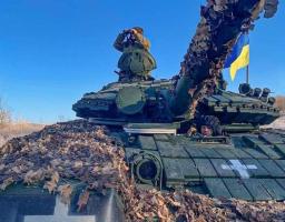 Протрималися недовго - горе-будівники покинули Рубіжне, у  школах Довжанська весь день діти роблять окопні свічки і плетуть сітки, росіяни б'ють артилерією та танками