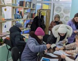 Наших переселенців у Броварах забезпечили ковдрами, подушками, постільною білизною