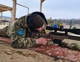 Тренера снайперів нагороджено знаком пошани «Захиснику Луганщини»