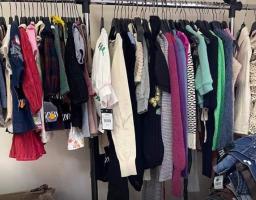 У хабі в Ірпені видають новий одяг