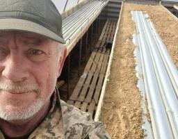 Знову вирощує полуницю після повернення з фронту, тепер на Полтавщині – історія Юрія Кушніра з Алчевська