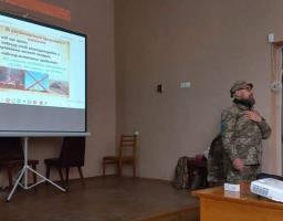 Підготовка до деокупації: на Луганщині співробітники РДА пройшли курси з підготовки до національного спротиву