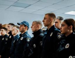 Лави луганських поліцейських поповнили випускники вишів МВС