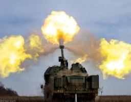 У Невському поранено чоловіка і зруйновано будинок, інвестори з'явилися - зарплату шахтарям "лнр" так і не платять, ще понад 90 дітей з "лнр" відправили на курси стрільби та управління БпЛА