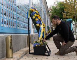 Президент ушанував пам’ять полеглих захисників і захисниць України