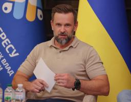 Відбулося перше, установче засідання новосформованої Палати регіональних молодіжних конгресів Конгрес місцевих та регіональних влад при Президентові України.  Його провів заступник керівника Офісу Президента, голова Президії Конгресу Віктор Микита.  24 молоді представники з кожної області України презентували власне бачення розвитку молодіжної політики, окреслили пріоритетні напрями роботи Палати та обрали її керівний склад - Голову і трьох заступників.  Нашу область представила Каріна Ігнатуша - голова Луг