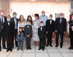 Сергій Гайдай прийомним батькам та батькам-вихователям Станично-Луганського району: величезна справа, яку ви робите – безцінна 