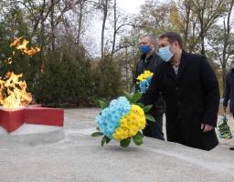 «Вигнання нацистів з України почалося саме з Луганщини», – Сергій Гайдай узяв участь у заходах до 76-ї річниці визволення України від нацистських загарбників