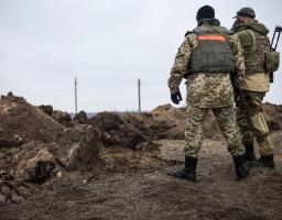 Новини АТО: на Луганщині не вщухає ворожий вогонь