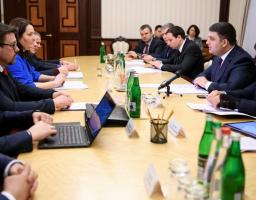 Володимир Гройсман вимагає від НАЗК якісної роботи системи декларування і перевірки декларацій