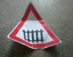 #stoprussia Укравтодор демонтує дорожні знаки