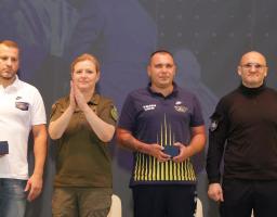 Під час Першого регіонального ветеранського форуму Юлія Лапутіна вручила  нагороди золотим призерам Ігор нескорених (Invictus Games) Олегу Должку та Назару Вознюку