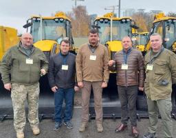 Рубіжанська та Кремінська громади отримали важку будівельну техніку від Проєкту DG East