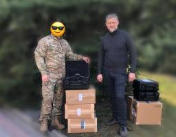 Вісім "мавіків" вже прямують на фронт - їх передано Сєвєродонецькою громадою