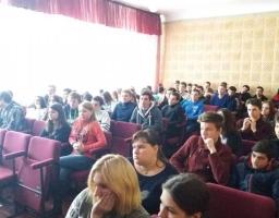 Для студентів Лисичанського нафтохімічного технікуму проведено лекцію «Профілактика та попередження домашнього насильства, торгівлі людьми та ґендерної дискримінації»