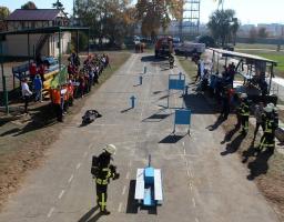 У Сєвєродонецьку змагаються юні рятувальники