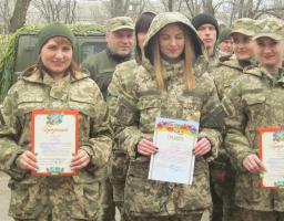В Луганській області нагороджено жінок-військових медиків