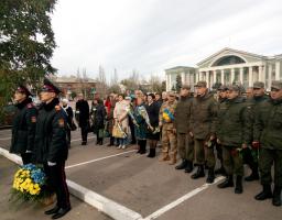 День захисника України у 2016 році святкується під гаслом «Українські військові  – основа незалежності та безпеки нашої держави»