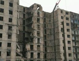 Обласна влада контролює перебіг демонтажу аварійного будинку у Лисичанську