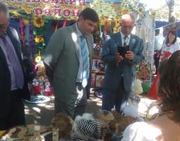 Сьогодні у прифронтових Попасній та Станиці Луганській відзначають Свято миру