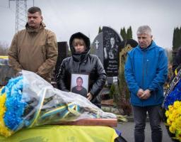 Провели в останню путь військовослужбовця з Луганщини