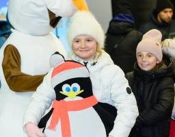 Аніматори, подарунки та майстер-класи: для маленьких луганчан провели День Святого Миколая у шелтері Дніпра.