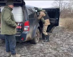Поліцейські Луганщини доставили жителям деокупованих селищ ковдри і посуд