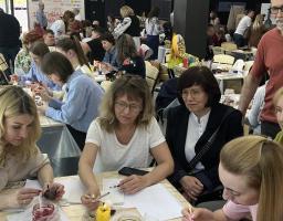 За участі луганців у Києві встановлено рекорд з масового розпису писанок