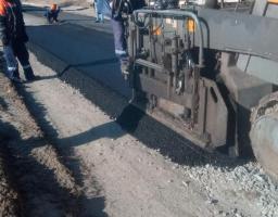 У Білолуцьку ремонтують автомобільну дорогу 